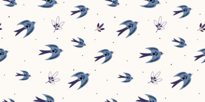 Oiseaux bleus dans le ciel