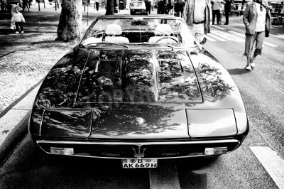 Papier peint  A sports car Maserati Merak  Black and White , the exhibition  125 car history - 125 years of history Kurfurstendamm , May 28, 2011 in Berlin, Germany