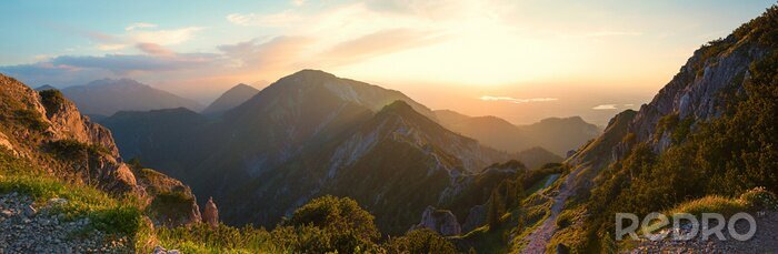 Papier peint  Alpine landscape panorama in the evening, herzogstand mountain