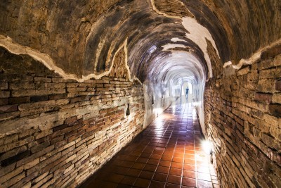 Papier peint  Ancien tunnel souterrain
