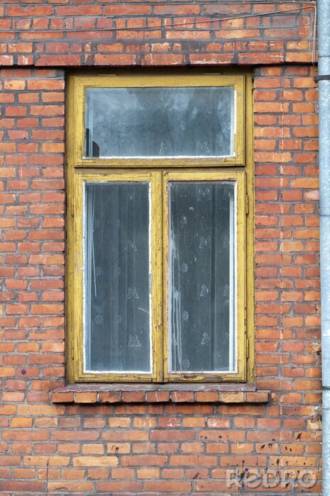 Papier peint  Ancienne fenêtre dans un bâtiment en briques