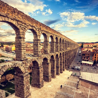 Papier peint  Aqueduc en brique en Espagne