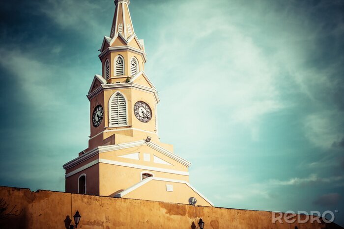Papier peint  Architecture jaune sur fond bleu