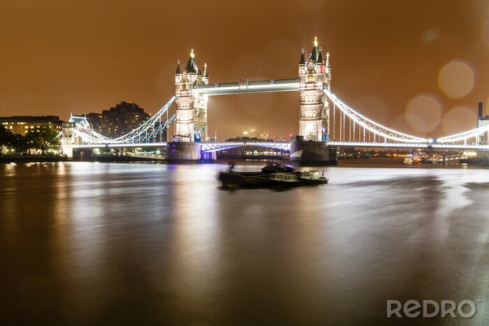 Papier peint  Architecture urbaine londonienne sous la pluie