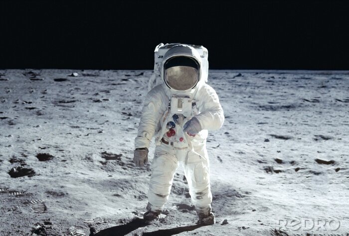 Papier peint  Astronaute sur la lune dans une combinaison spatiale blanche