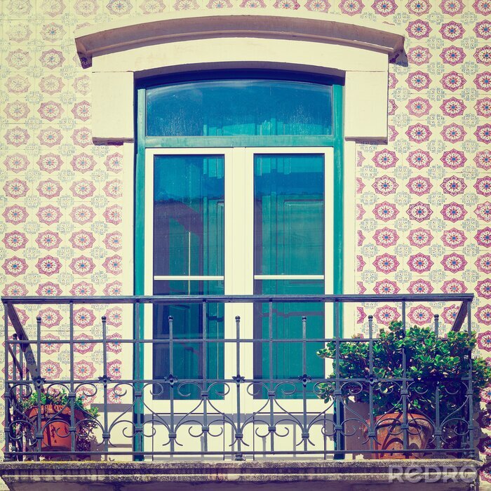 Papier peint  Balcon d'une maison avec des carreaux