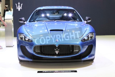 Papier peint  BANGKOK - Novembre 28: zoom image de Maserati voiture sur l'affichage à l'Expo 2014 Motor le 28 Novembre, 2014 Bangkok, Thaïlande.