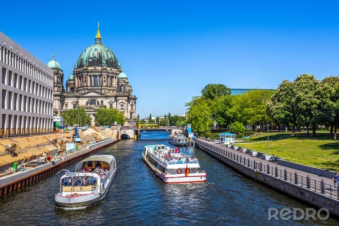 Papier peint  Bateaux sur une rivière à Berlin