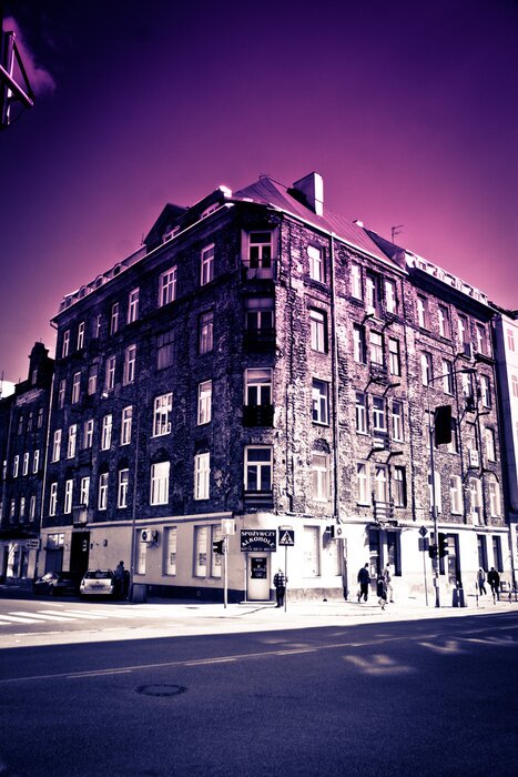 Papier peint  Bâtiment tchèque sur fond violet