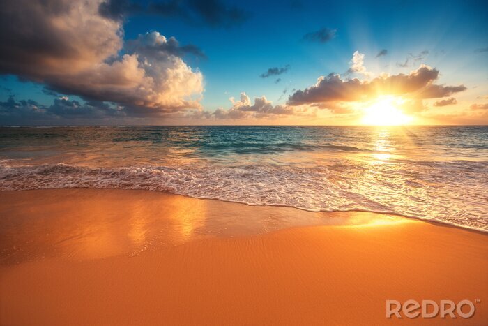 Papier peint  Beau lever de soleil sur la plage