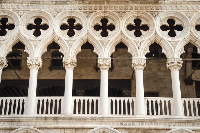 Papier peint  Belles colonnes sculptées