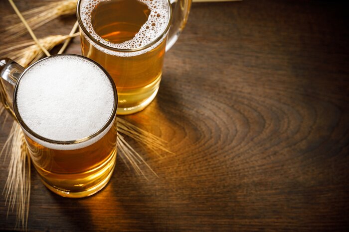 Papier peint  Bière artisanale sur une surface en bois