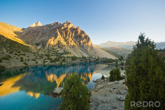 Papier peint  bleu lac de montagne au lever du soleil