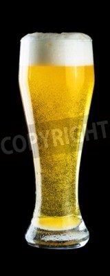 Papier peint  Boisson houblonnée sur fond noir