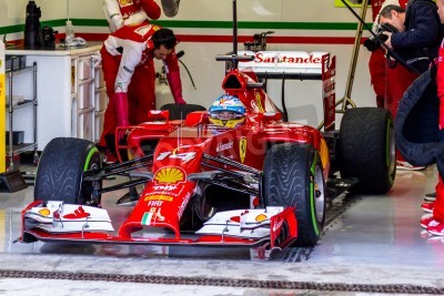 Papier peint  Bolide dans le garage