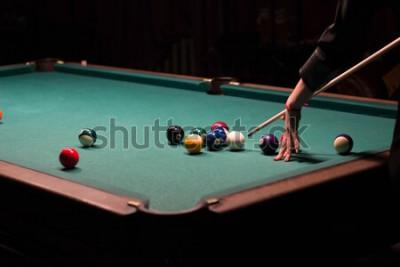 Papier peint  Boules de billard Une table de billard