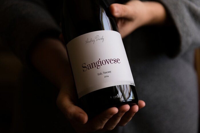 Papier peint  Bouteille de vin rouge