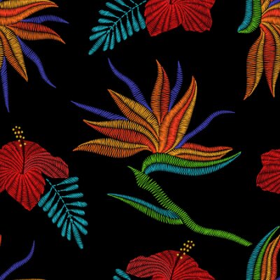 Papier peint  Broderie Bird of Paradise fleurs, Strelitzia tropical, hibiscus seamless pattern. Impression florale ornementale de mode vecteur sur fond noir pour la décoration folklorique traditionnelle en tissu.