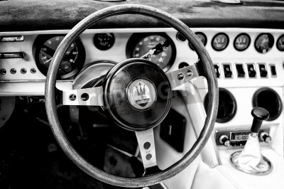 Papier peint  Cabin Maserati Merak, l'histoire exposition de voiture 125 - 125 ans d'histoire Kurfürstendamm, le 28 mai 2011 à Berlin, Allemagne