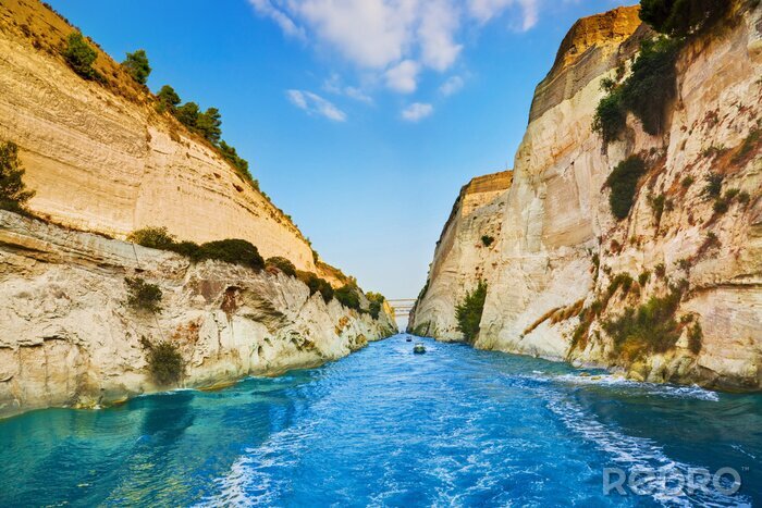 Papier peint  Canal d'eau dans une vallée