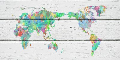 Carte du monde avec les mains dans différentes couleurs