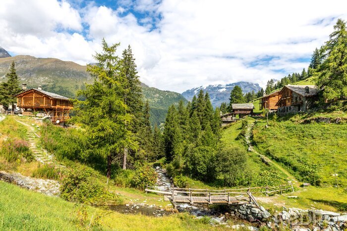Papier peint  Chalets italiens dans les montagnes