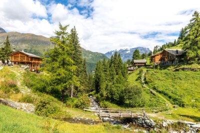 Papier peint  Chalets italiens dans les montagnes
