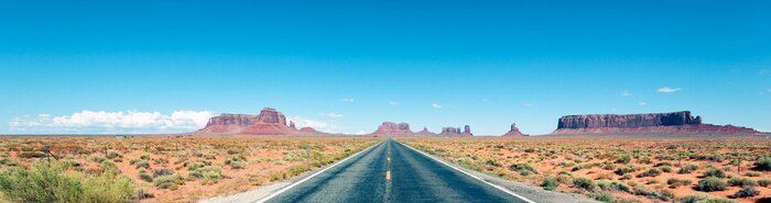 Papier peint  Champ desséché au bord de la route