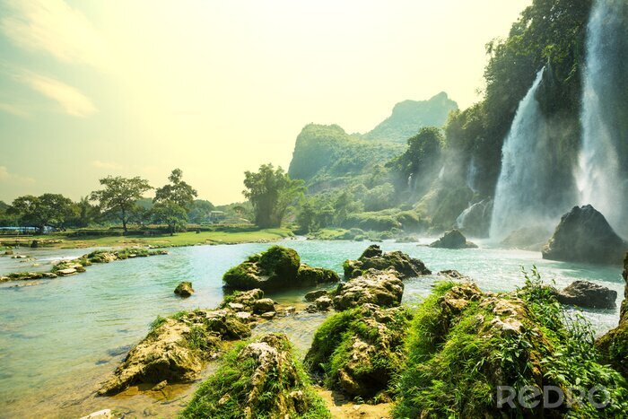 Papier peint  Chute d'eau rétro au Vietnam