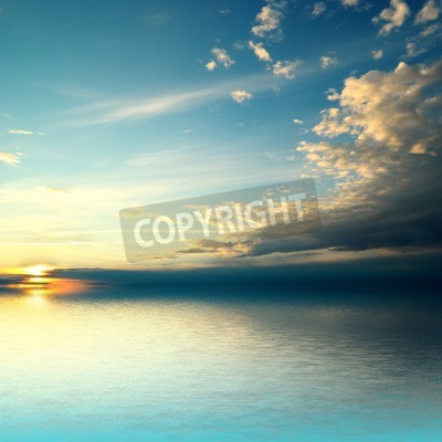 Papier peint  Ciel avec fond d'eau bleue