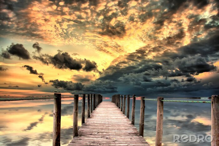 Papier peint  Ciel couvert le soir bord du lac