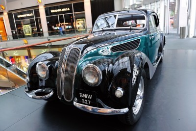 Papier peint  Classique BMW 327 au BMW World 2010 à Singapour Marina Bay Sands Expo 14 Novembre 2010 à Singapour