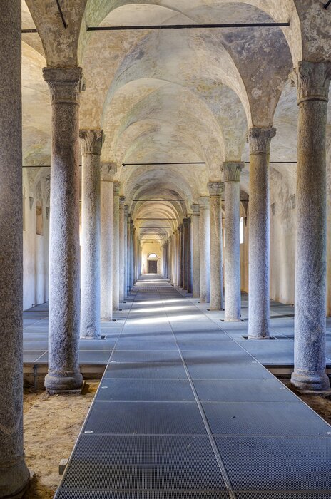 Papier peint  Colonnes anciennes en Italie