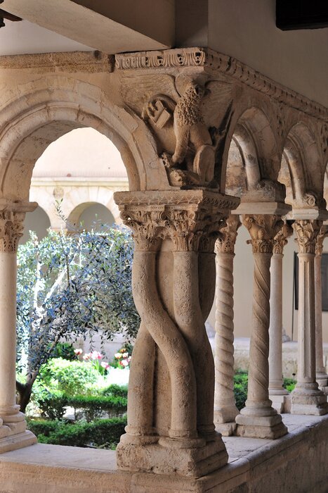 Papier peint  Colonnes ornementales