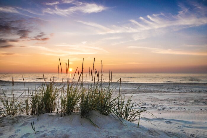 Papier peint  Coucher de soleil pittoresque sur la mer