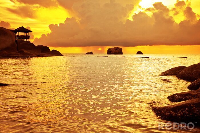 Papier peint  Coucher de soleil tropical dans la mer . Thaïlande