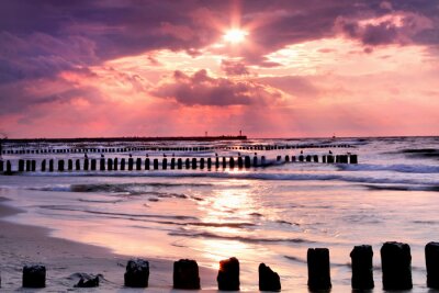 Coucher de soleil violet sur la mer Baltique