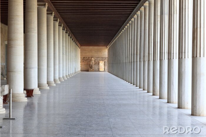 Papier peint  Couloir avec des colonnes dans un musée
