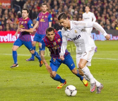 Papier peint  CR7 en duel avec Dani Alves