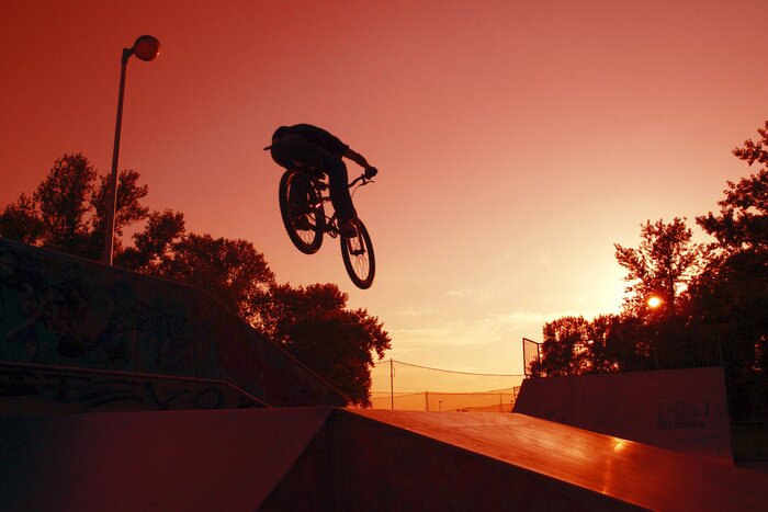 Papier peint  Cycliste sur les rampes