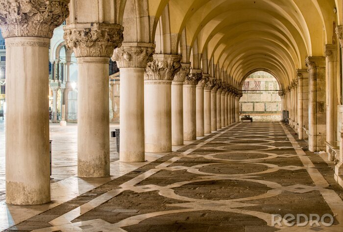 Papier peint  De belles arcades à Venise