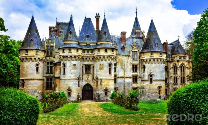 Papier peint  Des châteaux féeriques impressionnants de France, région de l'Il de France