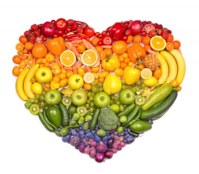 Des légumes et des fruits formant un cœur