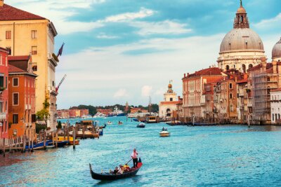 Papier peint  Eau pittoresque dans un canal vénitien