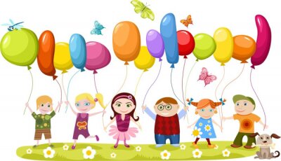 Enfants d'affilée tenant des ballons colorés