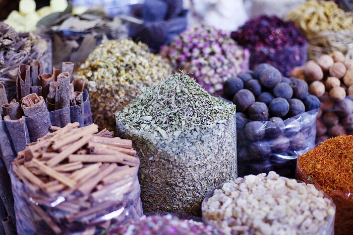 Papier peint  Épices en vente dans un marché