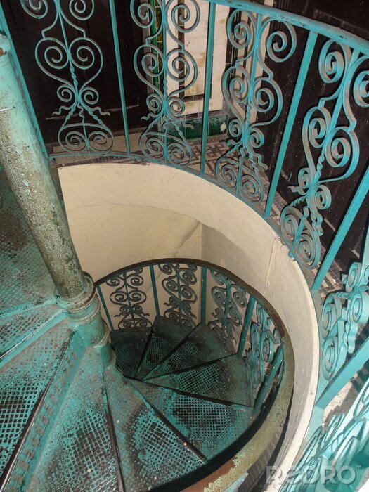 Papier peint  Escalier avec une rampe décorative