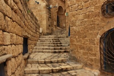 Escalier en pierre dans un château