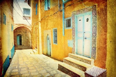 Façade d'une maison dans une rue de style arabe