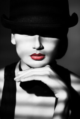 Papier peint  Femme avec un chapeau